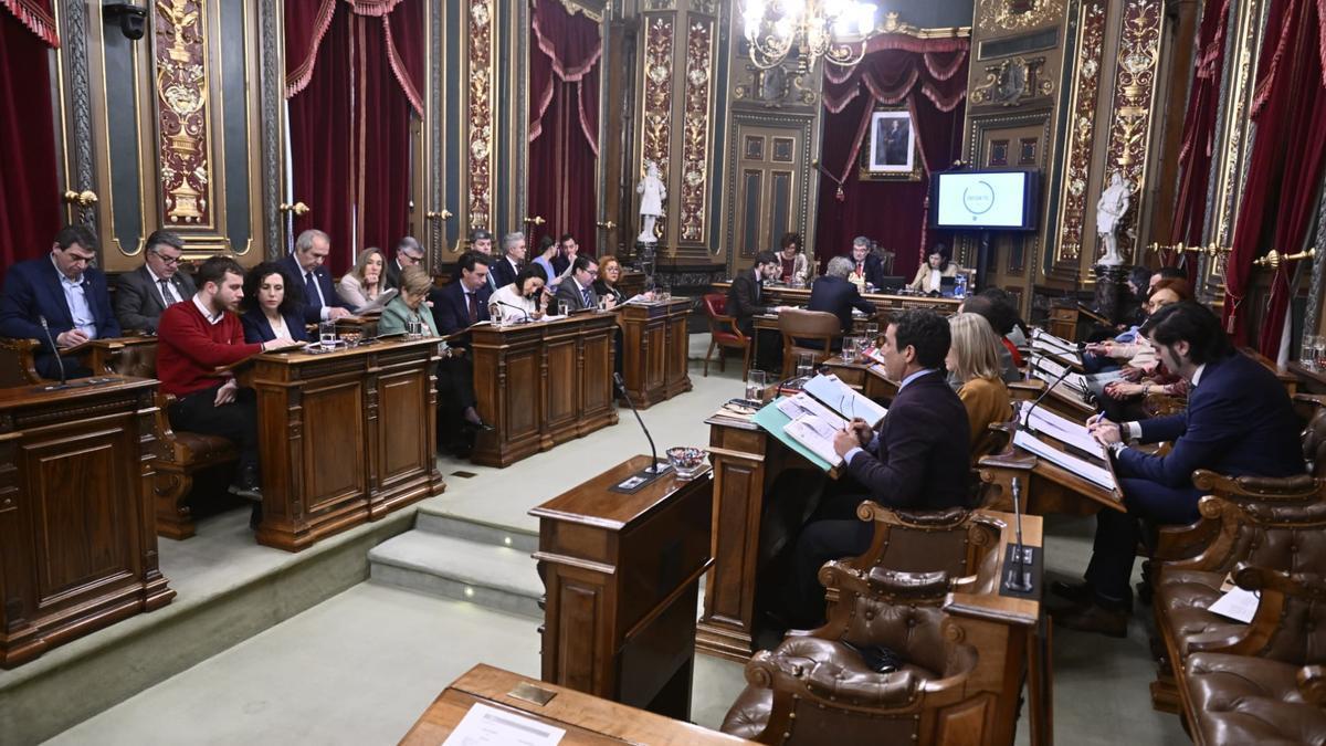 El Ayuntamiento de Bilbao celebra hoy su último pleno ordinario