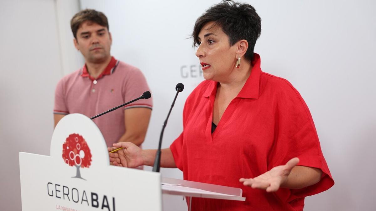 María Solana, durante la rueda de prensa sobre las negociaciones para conformar el Gobierno de Navarra.