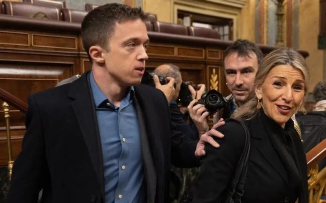 Iñigo Errejón, portavoz parlamentario de sumar, junto a Yolanda Díaz en el Congreso