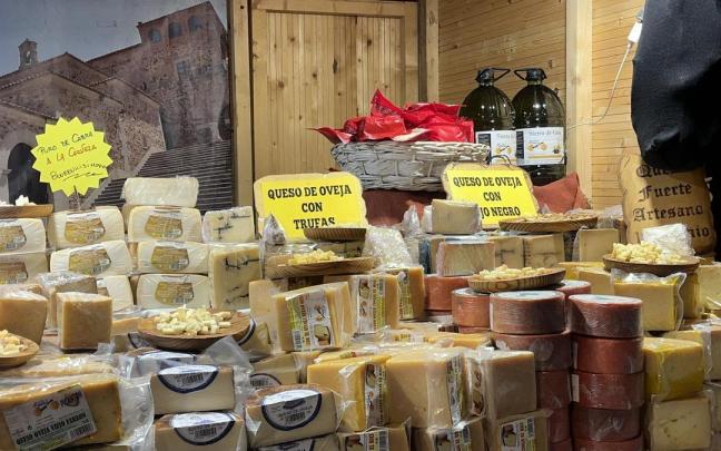 La oferta de los productos en los mercados navideños es amplia.