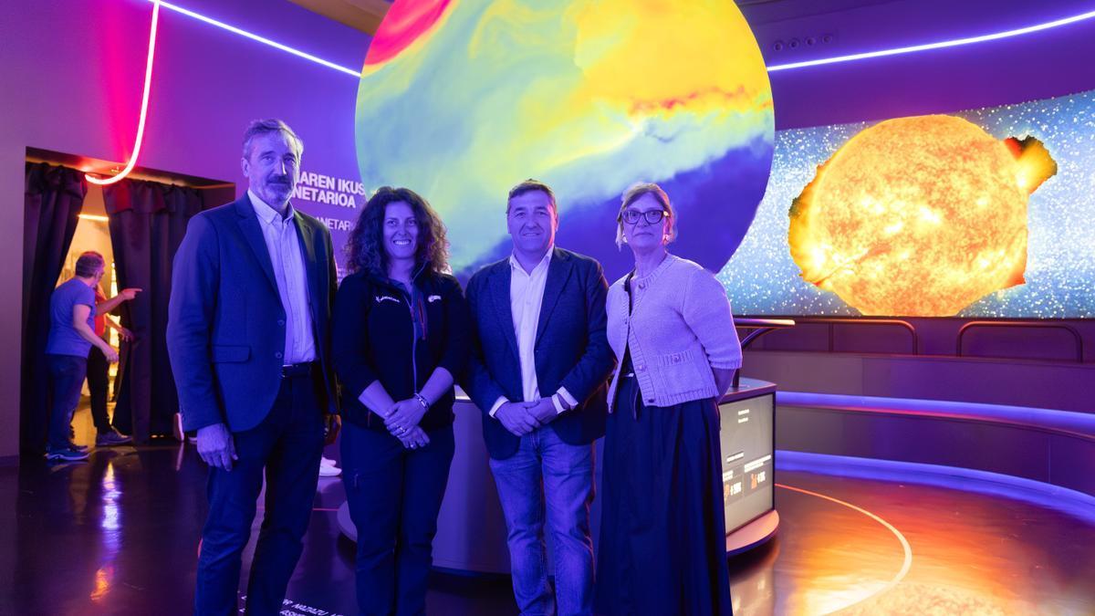 La muestra interactiva que cuenta con la esfera de simulación planetaria más grande de Europa