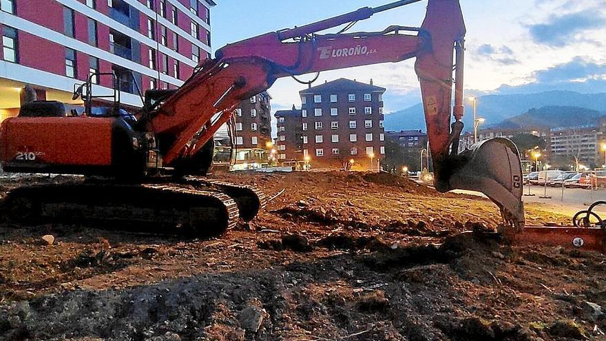 Inicio de las obras en la parcela de Altzarrate del barrio Latiorro en Laudio. | FOTO: A.O.