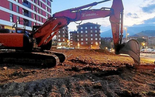 Inicio de las obras en la parcela de Altzarrate del barrio Latiorro en Laudio. | FOTO: A.O.