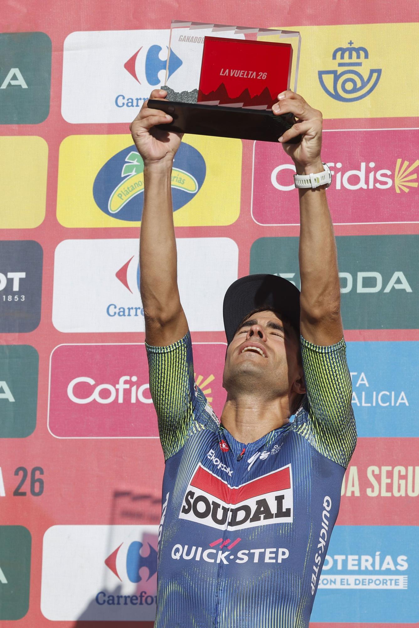 Mikel Landa, en el podio tras ganar la etapa