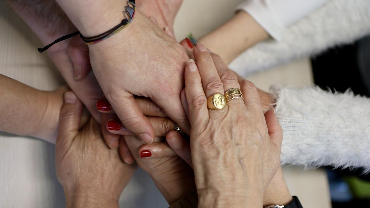 El Ayuntamiento de Vitoria colabora en múltiples acciones de prevención e intervención para paliar la soledad no deseada.