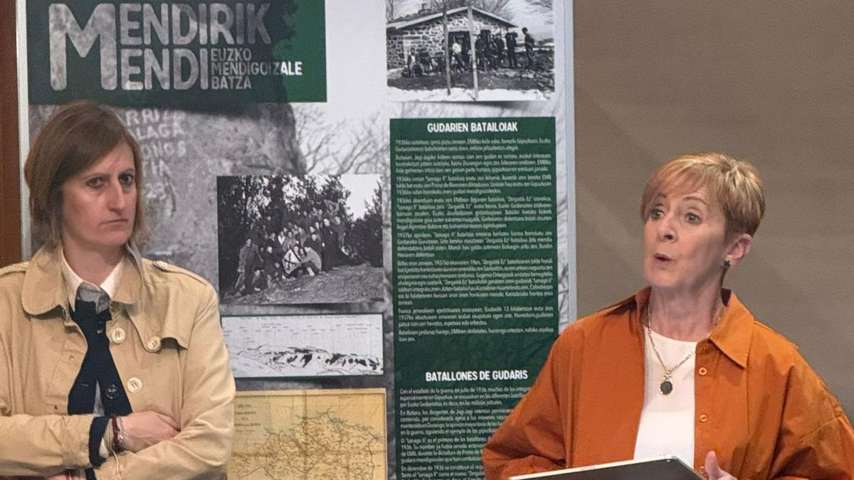 Arantxa Tapia, durante su intervención en la inauguración del martes en Kurutzesantu.