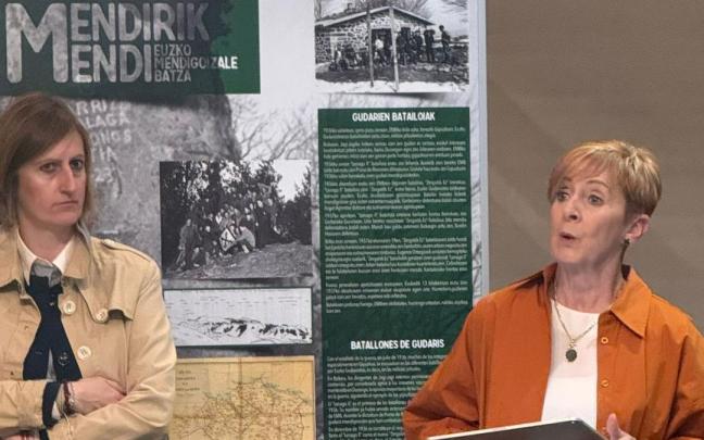 Arantxa Tapia, durante su intervención en la inauguración del martes en Kurutzesantu.