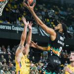 En imágenes: el Bilbao Basket cae ante el Lenovo Tenerife