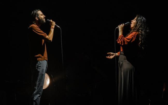 Los músicos y cantantes, Sílvia Pérez Cruz y Salvador Sobral, durante un concierto en el festival Noches del Botánico.