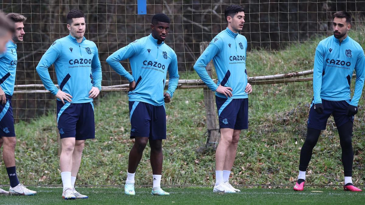 Navarri, Zubeldia, Cho, Carlos Fernández y Brais, durante un entrenamiento en Zubieta.