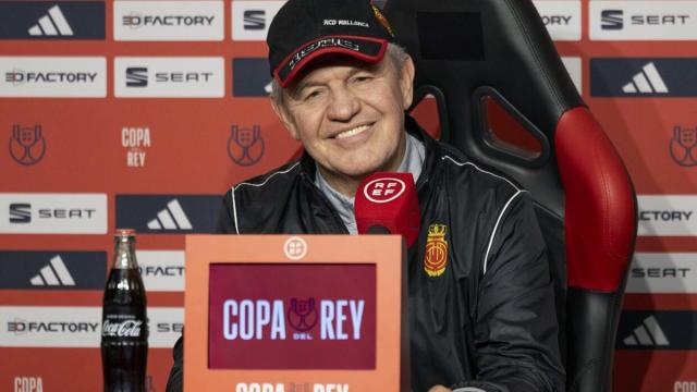 Javier Aguirre, este lunes en la comparecencia previa al Mallorca-Real de las semifinales de Copa. / CATI CLADERA (EFE)