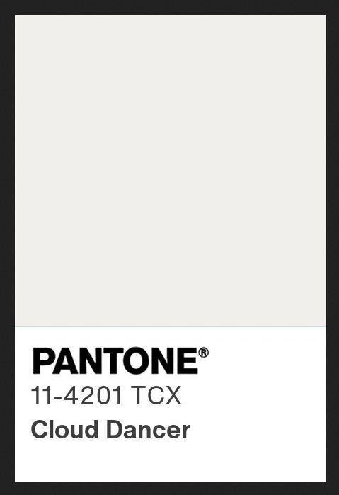 Numeración oficial de la ficha Pantone Cloud Dancer.