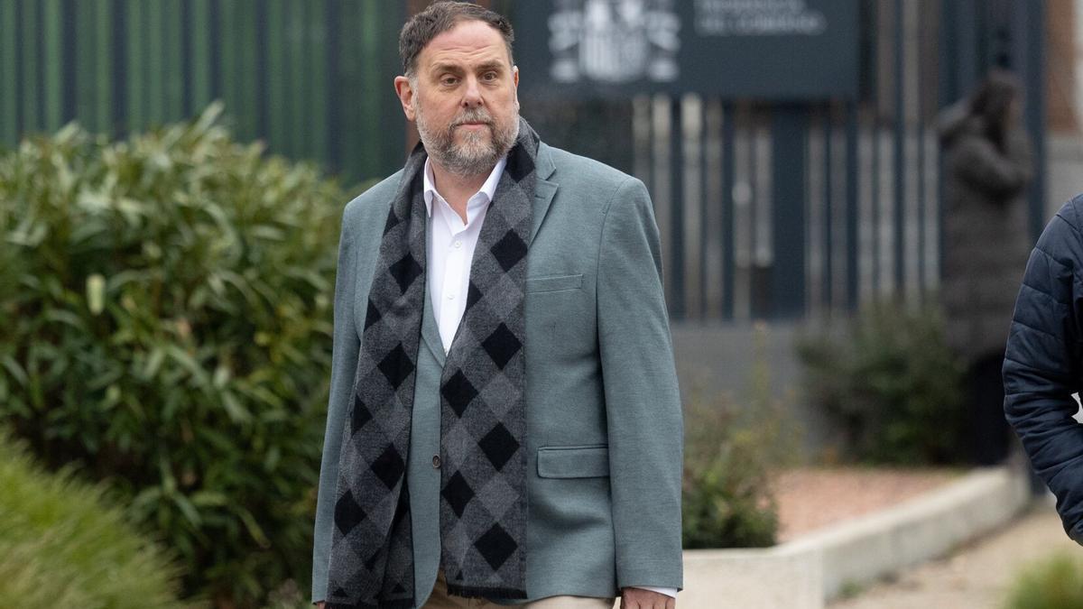 Sánchez se reúne con Junqueras para abordar el futuro de la legislatura.