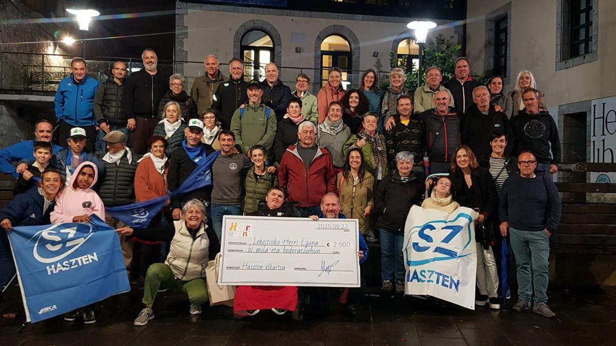 Se han donado a la Asociación Haszten 2.900 euros recaudados en el Herri Eguna
