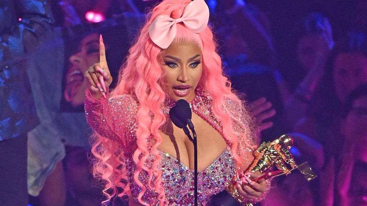 Nicki Minaj con su premio.