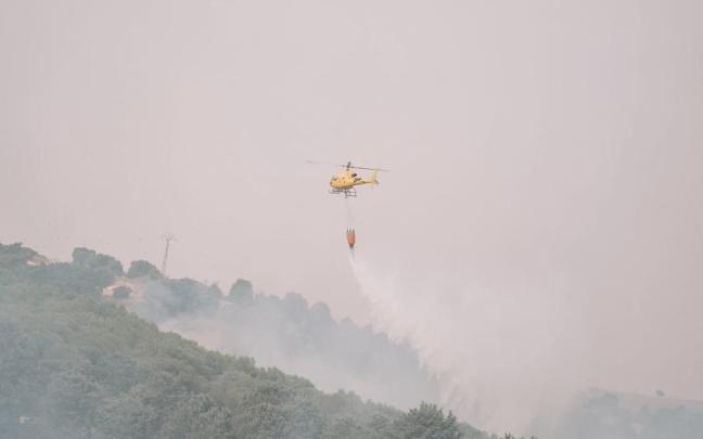 Activada la situación operativa 1 del INFOMA en un incendio de pasto junto al vertedero de Colmenar Viejo
