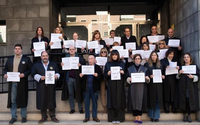 Concentración de letrados de la Administración de Justicia en el marco de la huelga indefinida. Concentración de letrados de la Administración de Justicia en el marco de la huelga indefinida.