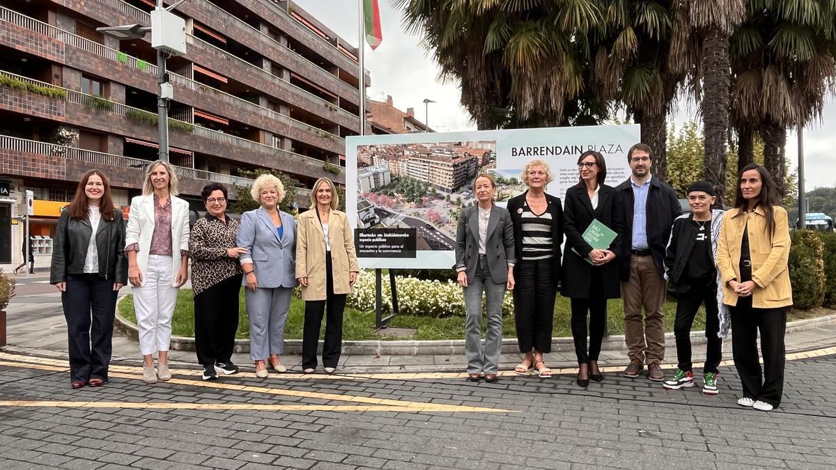 Presentación de la nueva plaza Barrendain de Beasain, este viernes.