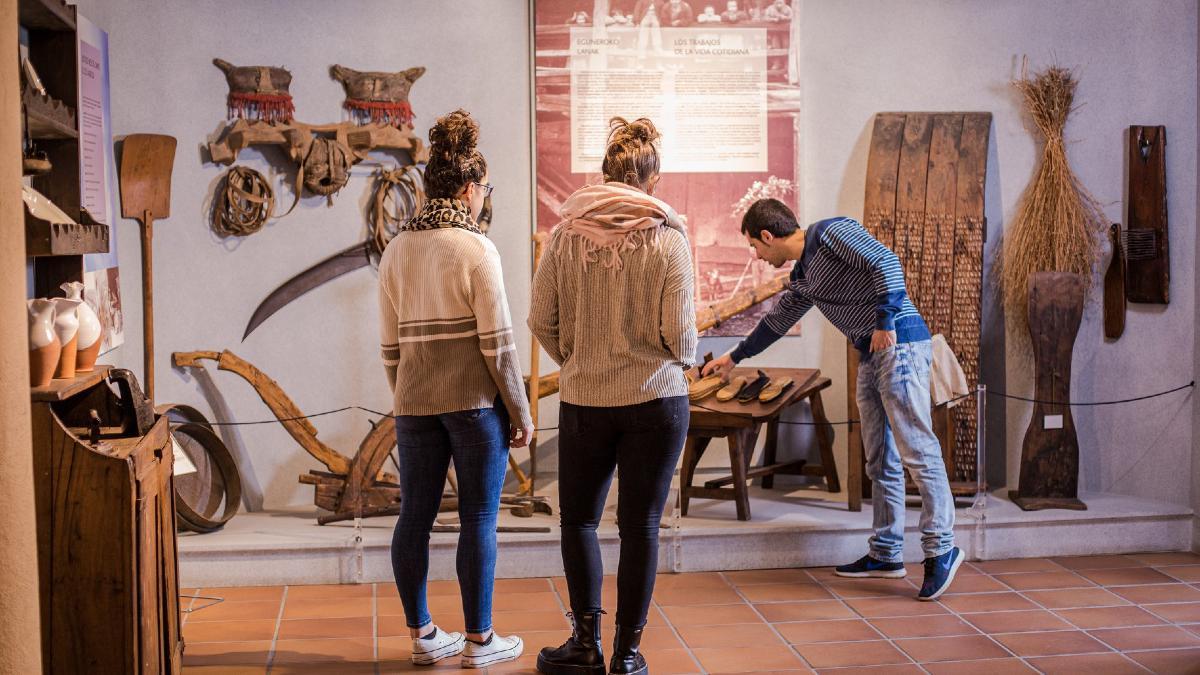 El plan recoge acciones para reducir el consumo energético y propone reciclar y reutilizar materiales