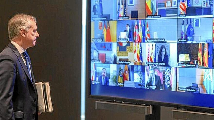 Iñigo Urkullu, en una de las reuniones telemáticas de las Conferencias de Presidentes que diseñó Pedro Sánchez, y a las que se le vieron pronto las costuras. | FOTO: EFE