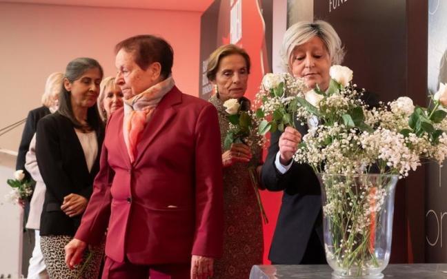 Homenaje de la Fundación Ramón Rubial a las mujeres socialistas asesinadas por ETA; en imagen, Marian Muñoz, Esther Cabezudo y Natividad Rodríguez