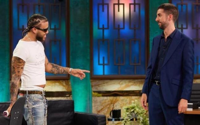 Jhayco y Broncano en 'La Revuelta' de este martes. / @LaRevuelta_TVE Jhayco y Broncano en 'La Revuelta' de este martes.