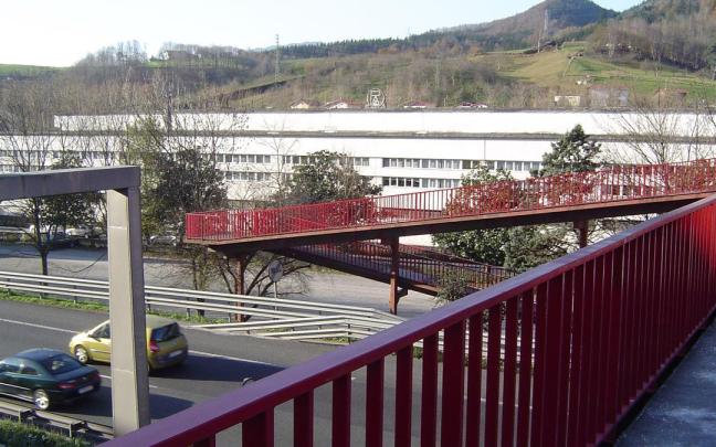 La pasarela que se está reparando.