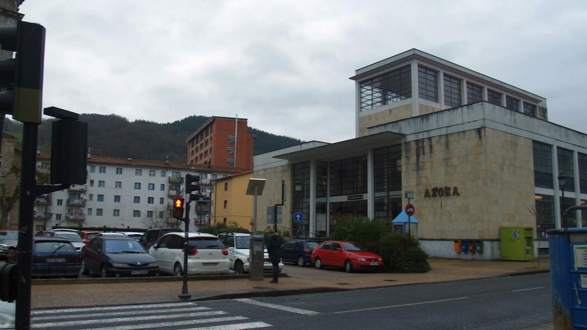 El Consistorio de Bergara insta a utilizar los estacionamientos junto al mercado (en la foto) y el cementerio en los casos en los que los vehículos no se vayan a mover durante un largo periodo.