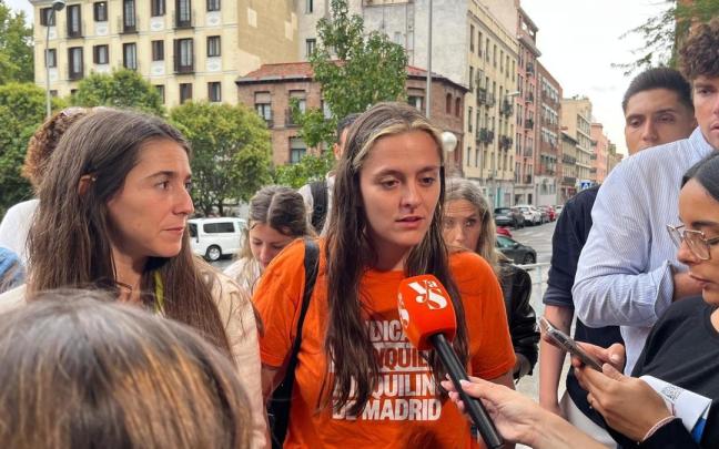 La abogada de Maricarmen, Betariz Duro, y la portavoz del Sindicato de Inquilinas, Carolina Vilariño.