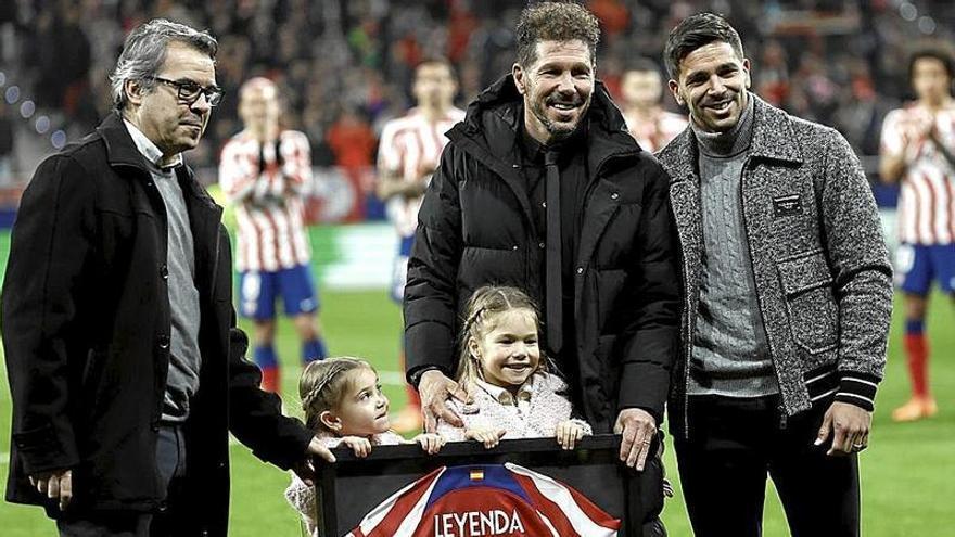 Homenaje a Simeone y goleada.