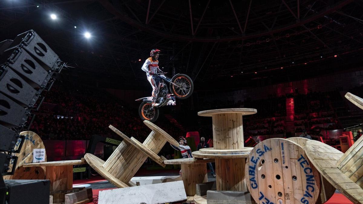 Toni Bou, compitiendo en el Campeonato del Mundo FIM de X-Trial del año pasado, competición de la que se proclamó campeón por 16ª vez consecutiva.