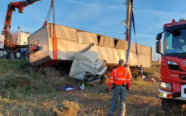 Imagen del camión accidentado.