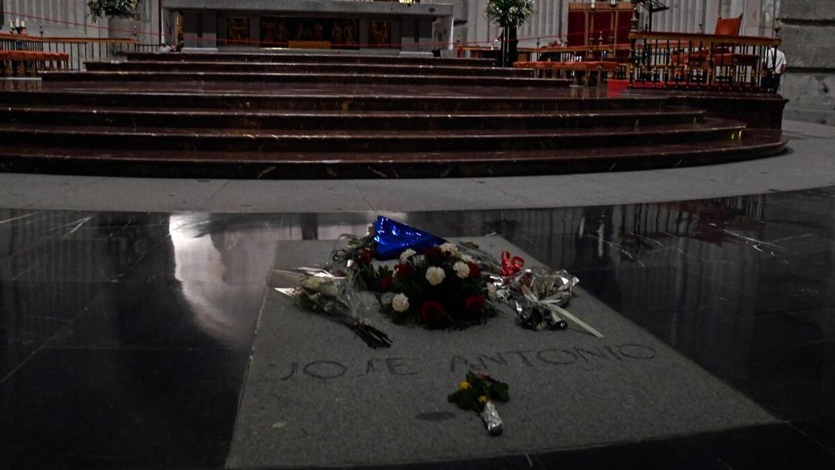 La tumba de Primo de Rivera ocupa un lugar de honor en la basílica de Cuelgamuros.