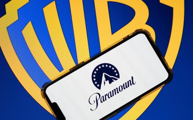 Logos de Warner Bros y Paramount.