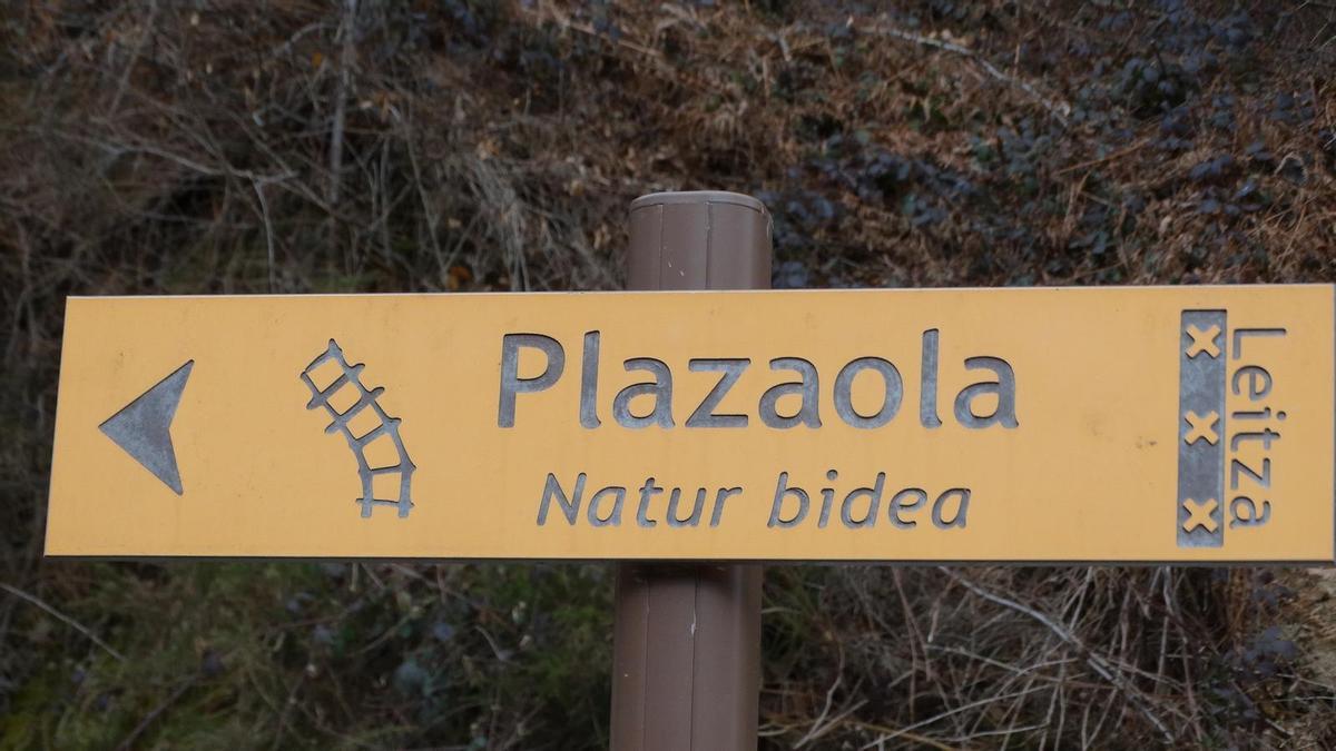 Señal indicativa de la ruta a seguir