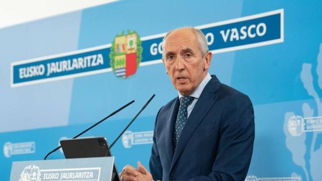 El consejero de Seguridad, Josu Erkoreka, recuerda a los sindicatos que fueron ellos los que abandonaron la mesa de negociación ante la presión de 'Ertzainas en lucha'.