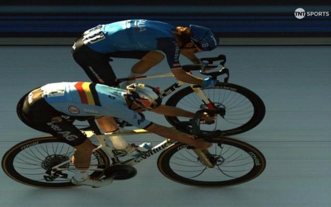 Imagen de la foto-finish entre Evenepoel y Ciccone.