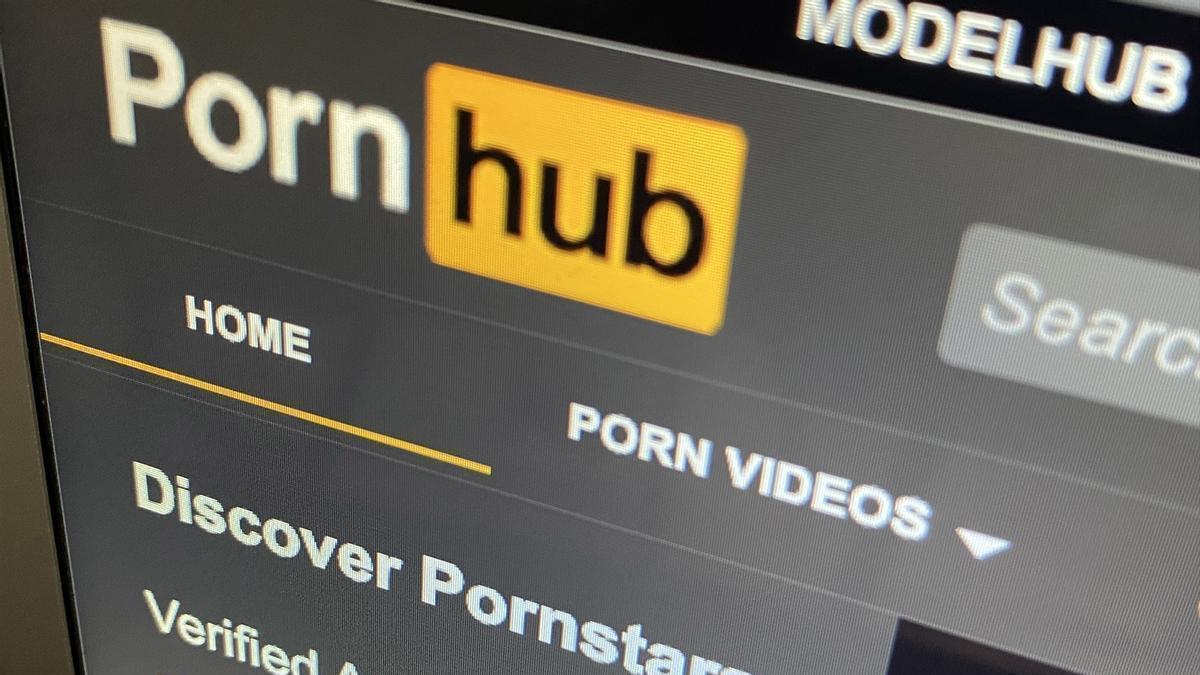 Varias web de pornografía dejan de operar en Francia en protesta a la medida del Gobierno de control de edad