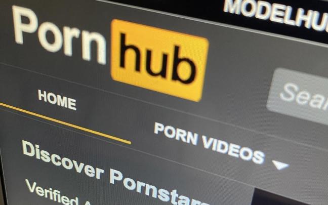 Varias web de pornografía dejan de operar en Francia en protesta a la medida del Gobierno de control de edad / EP Varias web de pornografía dejan de operar en Francia en protesta a la medida del Gobierno de control de edad