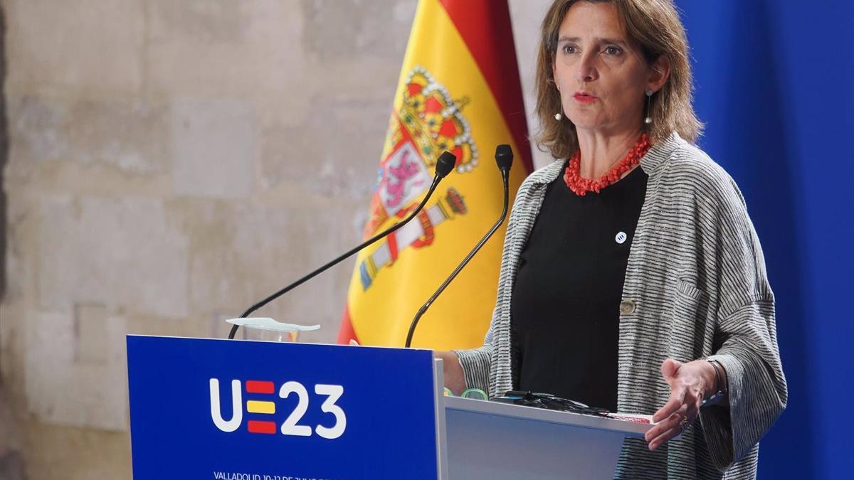 Teresa Ribera asegura que es muy difícil combatir la importación de gas ruso sin normativa que lo prohíba