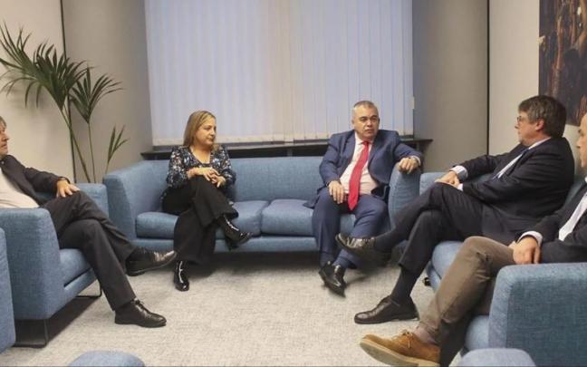 Santos Cerdán, con Carles Puigdemont y Jordi Turull