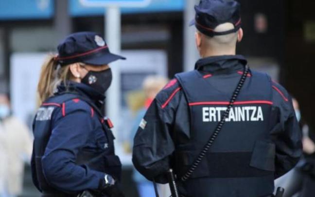 Una patrulla de la Ertzaintza ajena a esta operación Una patrulla de la Ertzaintza.