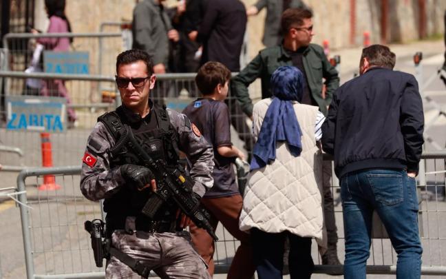 Un agente armado en Turquía en una imagen de archivo.