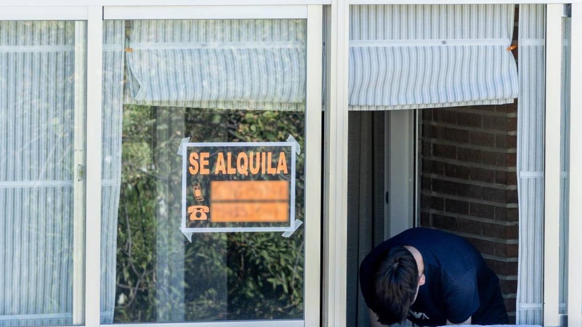 Cartel de un inmueble en alquiler
