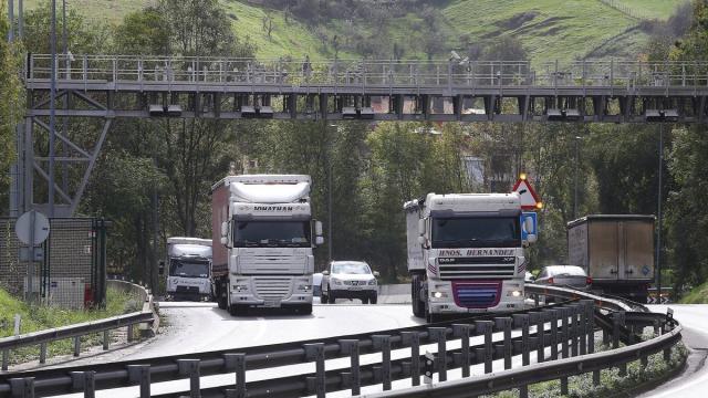 Vehículos circulan por la N-I / Gorka Estrada
