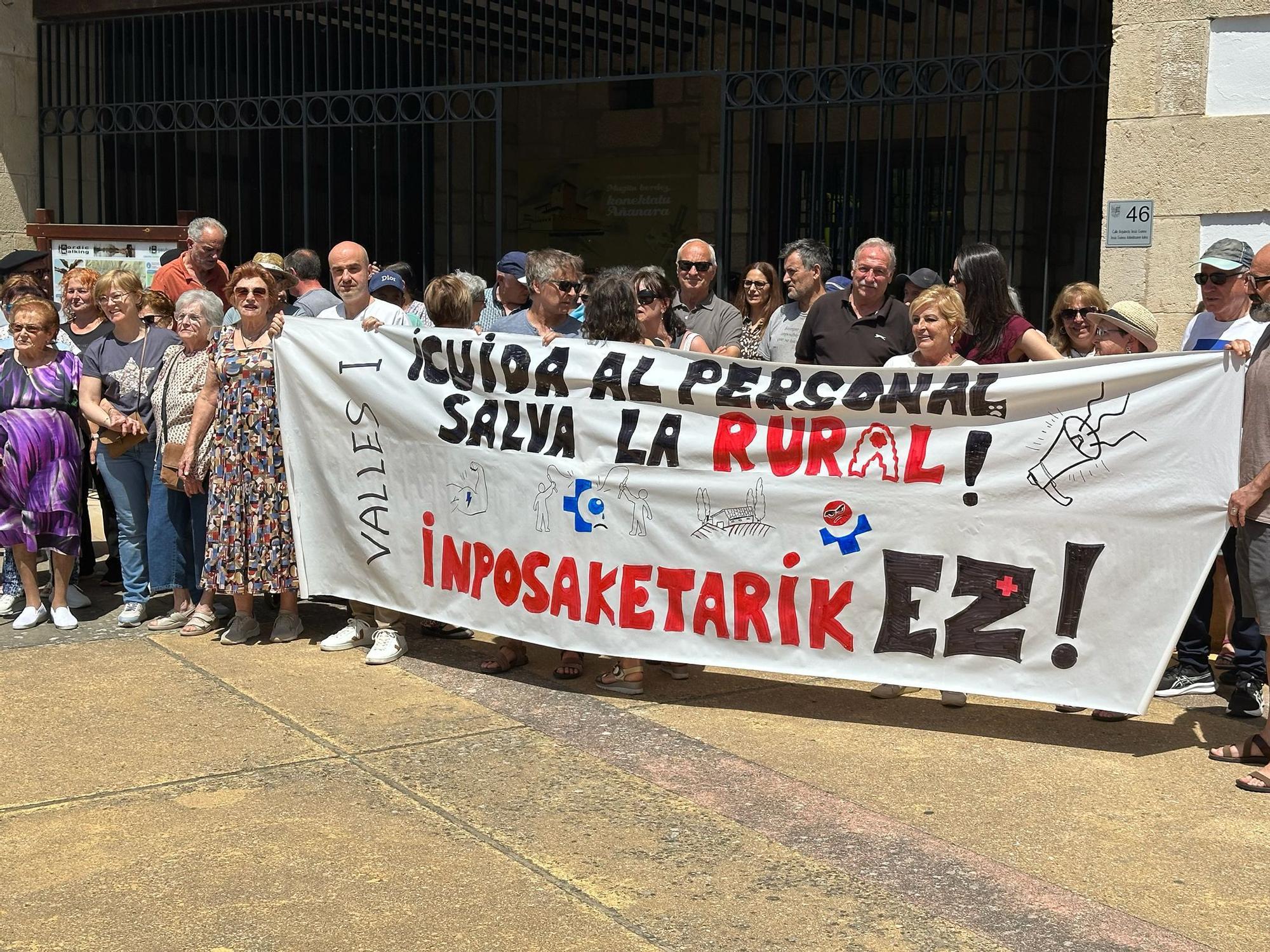 Detalle de la pancarta exhibida en la concentración de ayer