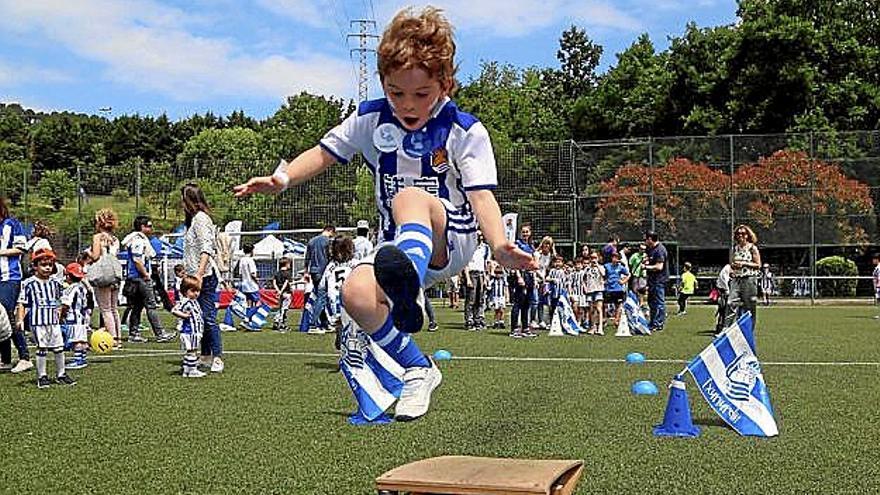 Realzale gazte bat, Fundazioaren Egunean. | FOTO: JAVI COLMENERO