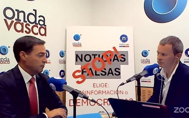 Imanol Pradales en los estudios de Onda Vasca.