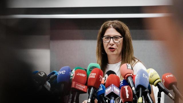 La exmilitante socialista Leire Díez durante una rueda de prensa