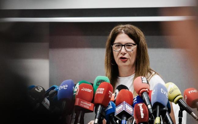 La exmilitante socialista Leire Díez durante una rueda de prensa